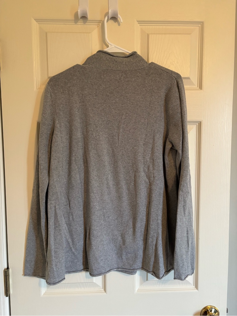 Eddie Bauer Light Gray V-Neck Long-Sleeve Pullover TALL L - Picture 4 of 4